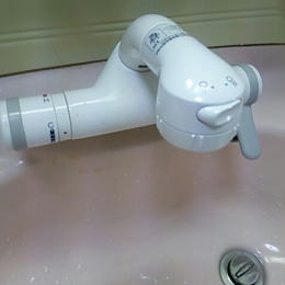 洗面台のシャワー付きシングルレバー水栓サーモ付き