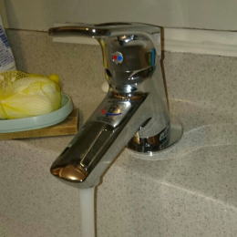 洗面台のシングルレバー水栓